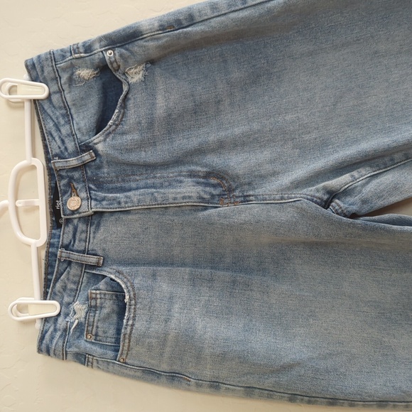 Missguided Riot High Rise Mom Distressed Denim Jean Loose Fit - Size 4 - Picture 2 of 12